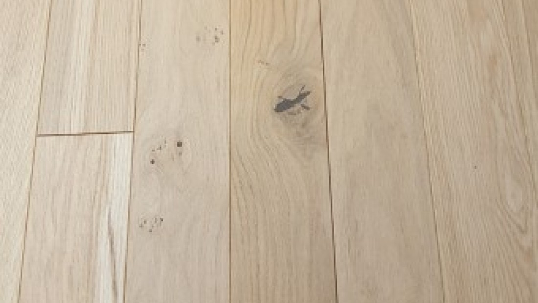 Vesoul • parquet contrecollé chêne huilé oxy aspect brut déclassé 130x14x2200