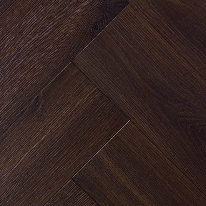 sol stratifié bâton rompu chêne Ghana, Alsaflooring Allure bâton rompu, stratifié AC6 10mm, sol effet parquet chevron, revêtement sol intérieur design, stratifié résistant eau 100h, parquet stratifié moderne